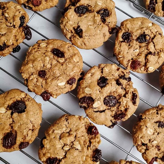 chewy oatmeal raisin cookies