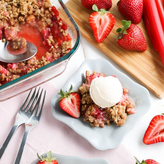 Rhubarb Strawberry Crisp