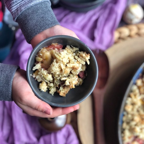 Mango, berry and banana crumble