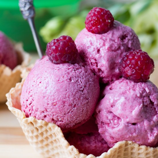 Raspberry ice cream