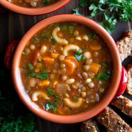 One Pot Lentil Minestrone Soup