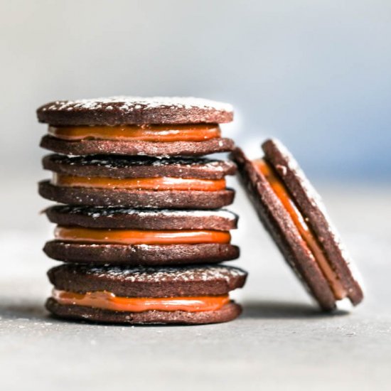 Chocolate Dulce De Leche Alfajores