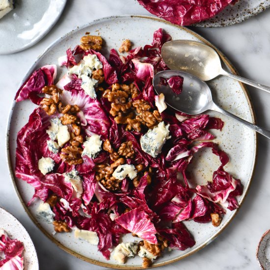 Radicchio salad with blue cheese