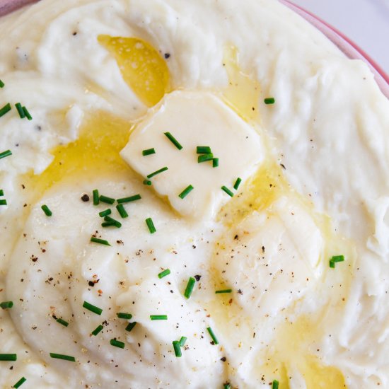 ULTRA RICH & CREAMY MASHED POTATOES