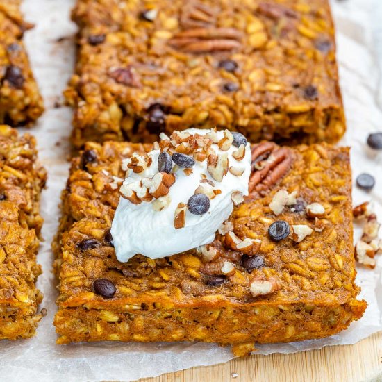 CHOCOLATE PUMPKIN PIE BAKED OATMEAL