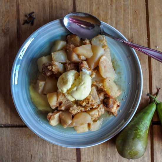 Spiced Apple and Pear Crumble