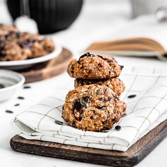 Seeds and chocolate cookies