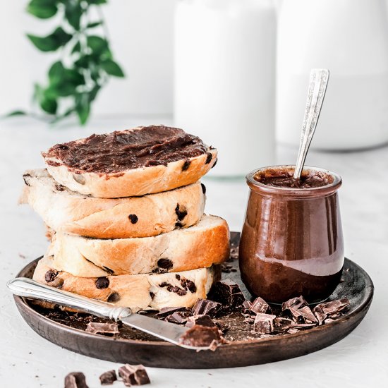 Healthy chocolate nut spread