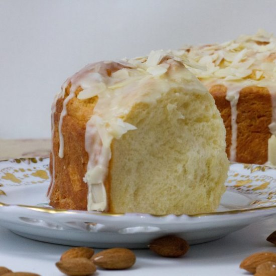 Brioche with almond cream