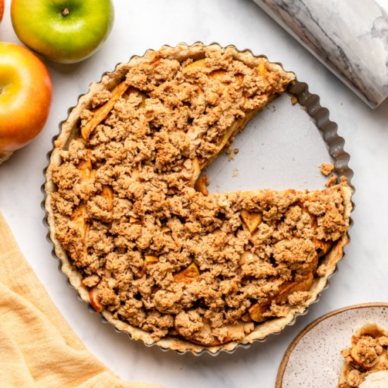 Vegan Apple Crumb Pie