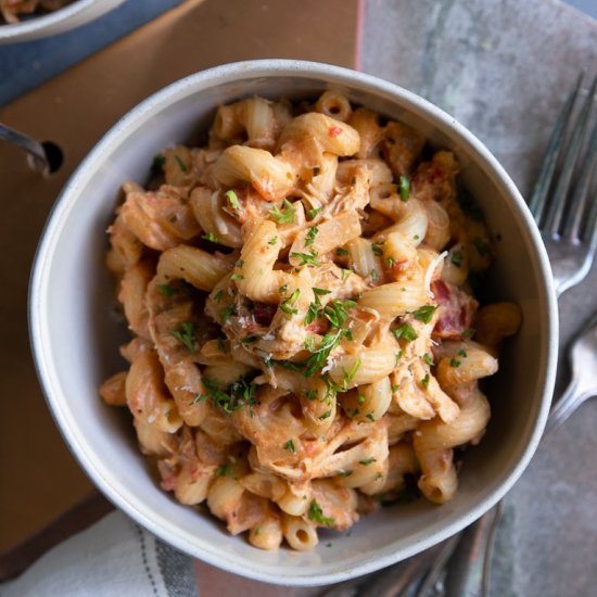 Slow Cooker Creamy Chicken Pasta