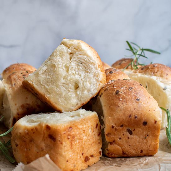 Rosemary gruyere rolls