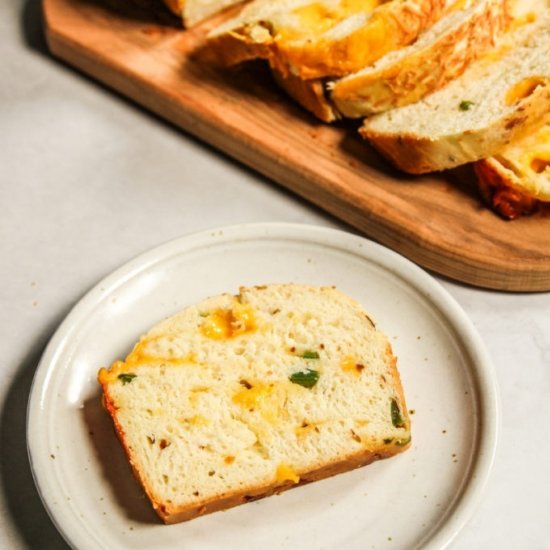 Cheesy Jalapeno Pull Apart Bread