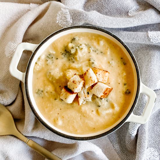 Sneaky Veggie Broccoli Cheddar Soup