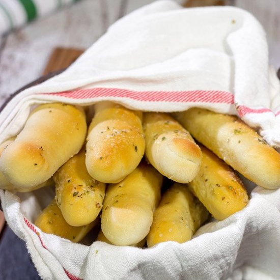 Copycat Olive Garden Breadsticks