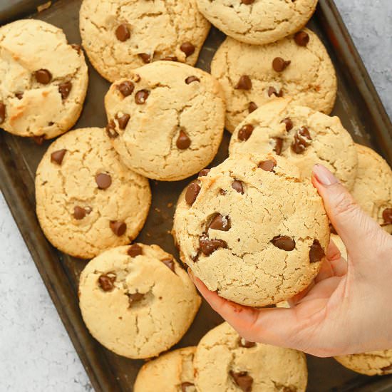 Almond Flour Chocolate Chip Cookies