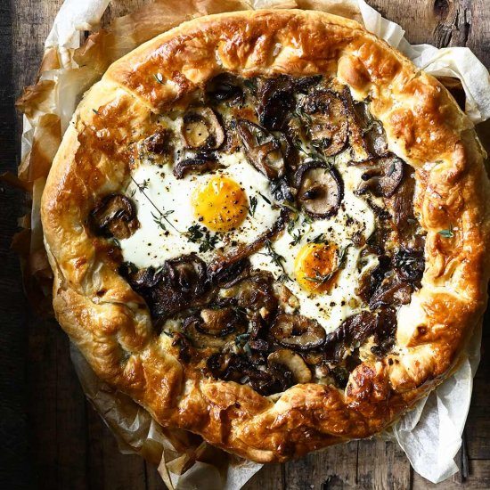 Cheesy Mushroom Tart with Eggs