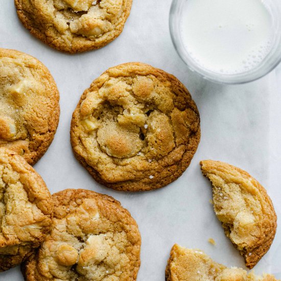 White choc & macadamia nut cookies