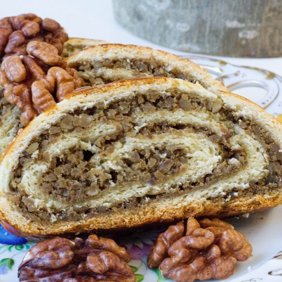 Bejgli with walnuts