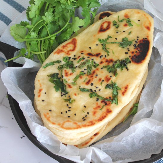 Homemade Naan Bread [Garlic Naan]