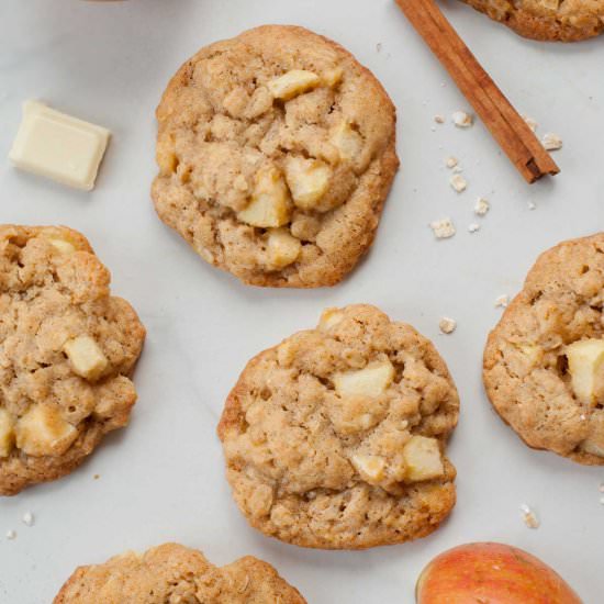 Apple cinnamon oatmeal cookies