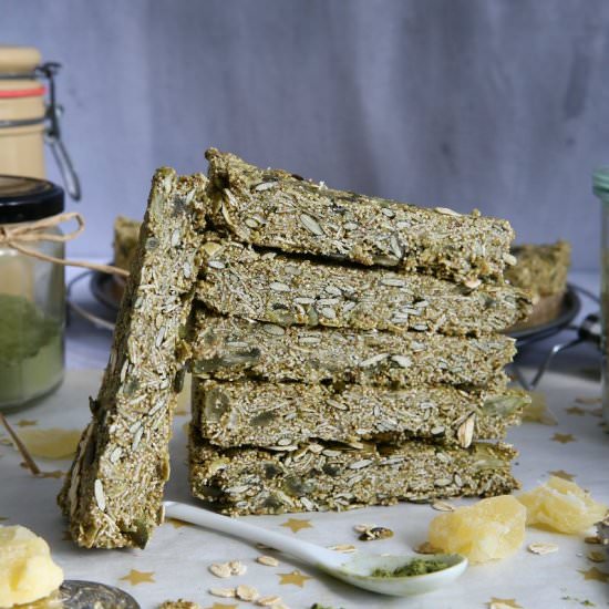 Matcha&Puffed Teff Granola Wedges