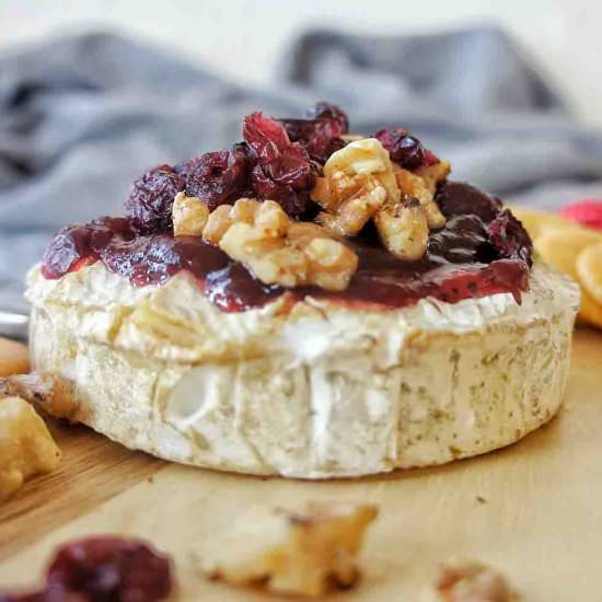 Baked Camembert Cranberry Sauce