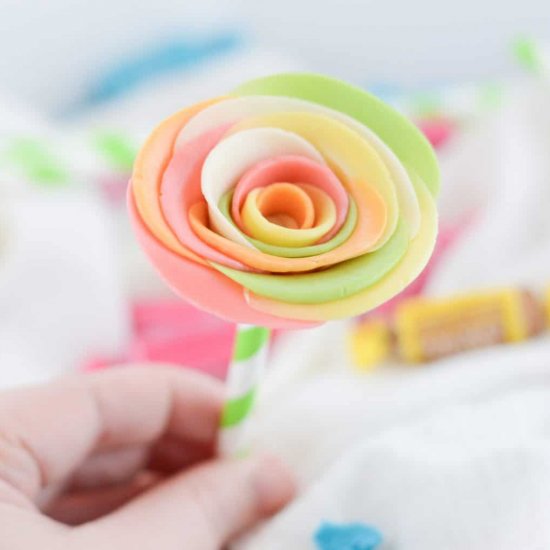 Tootsie Roll DIY Candy Flowers