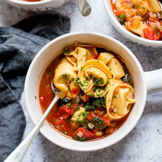 Easy Slow Cooker Vegetable Soup