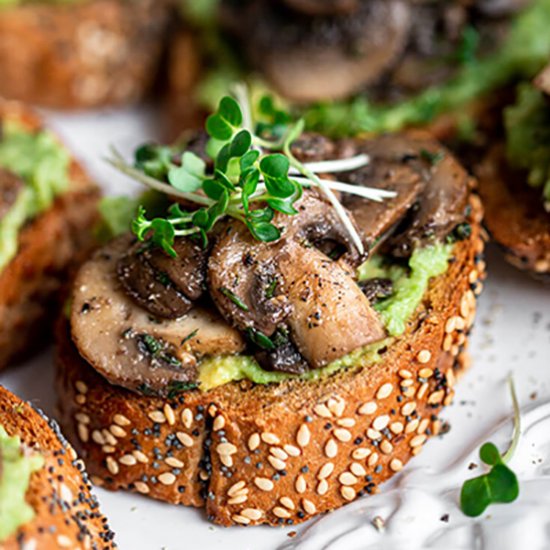 MUSHROOM & AVOCADO BRUSCHETTA