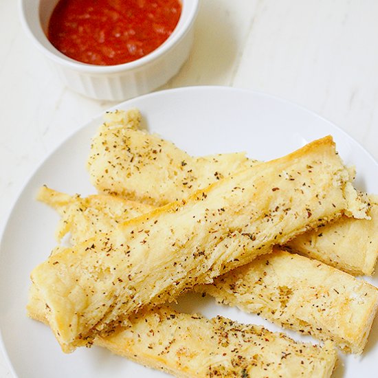 Copycat pizza chain breadsticks