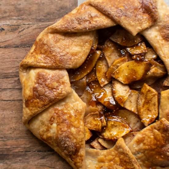 Super Easy Rustic Apple Tart