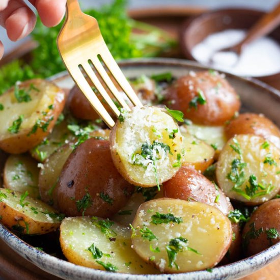 easy buttered parsley potatoes