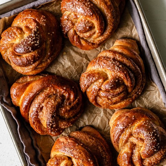 Browned Butter Spelt Cinnamon Buns