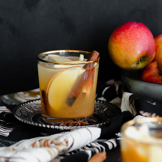 Spiced Rum Apple Cider Cocktail