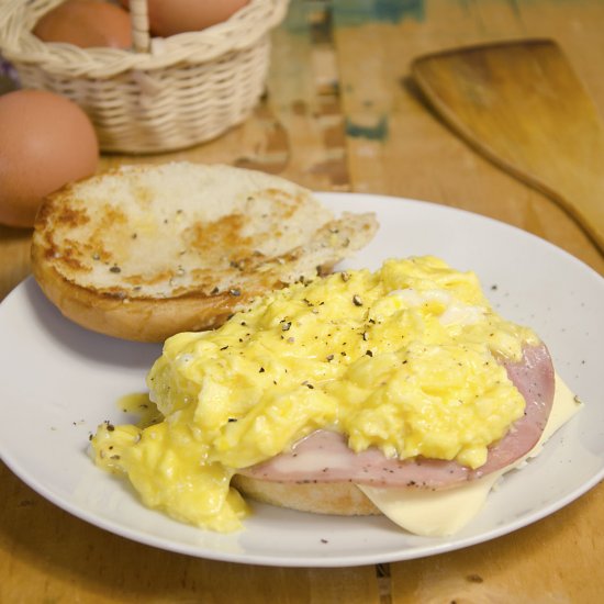 Classic scrambled egg