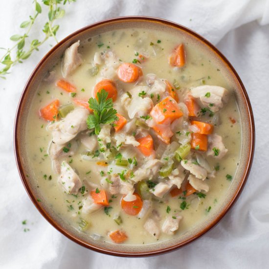 Creamy Keto Chicken Pot Pie Soup