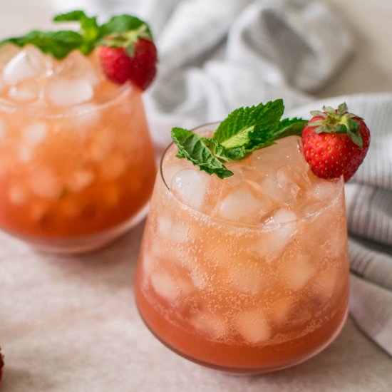 Strawberry Balsamic Gin Fizz