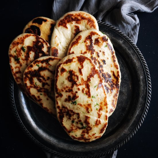 Easy homemade garlic naan bread