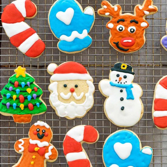 How to Make Royal Icing (2 Ways!)