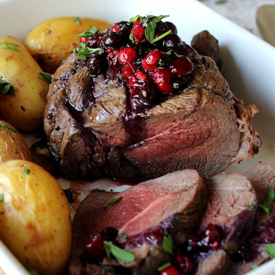 Venison roast with berries sauce