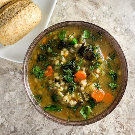 Hearty Mushroom and Barley Soup