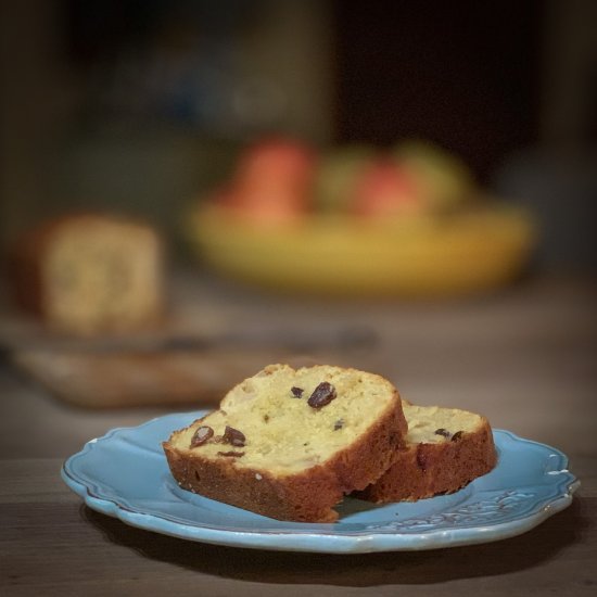 Apple and sultana cake