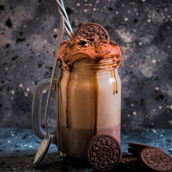 OREO COOKIES CHOCOLATE MILKSHAKE