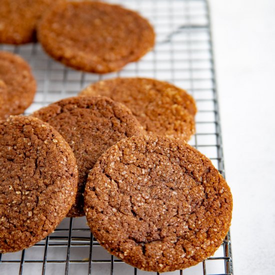 Cocoa Molasses Spice Cookies