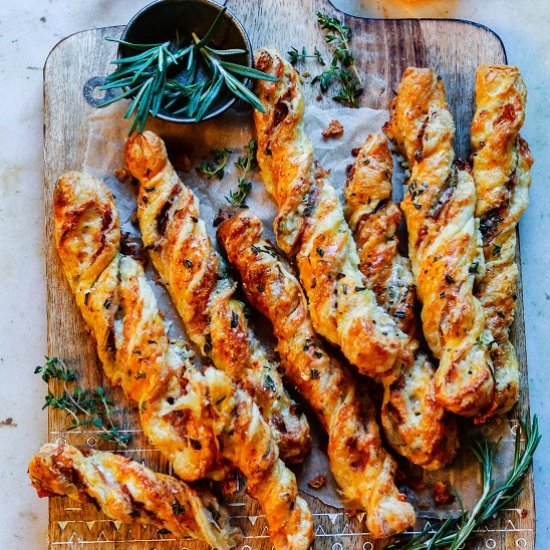 cheesy prosciutto pastry twists