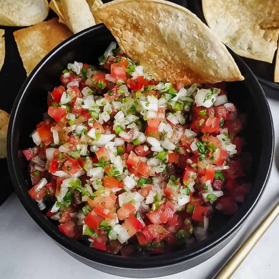 salsa fresca & fresh tortilla chips