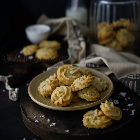 Eggless whole wheat coconut cookies