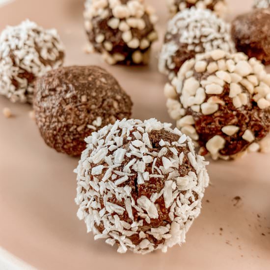 Vegan Cookie Dough Balls