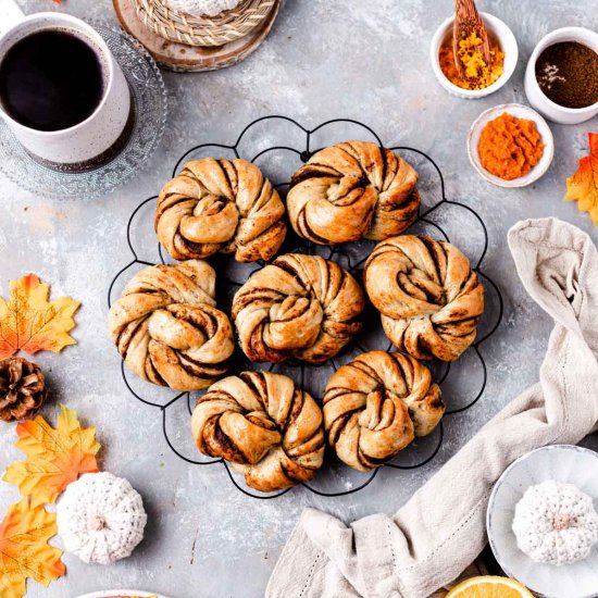 Vegan Pumpkin Rolls